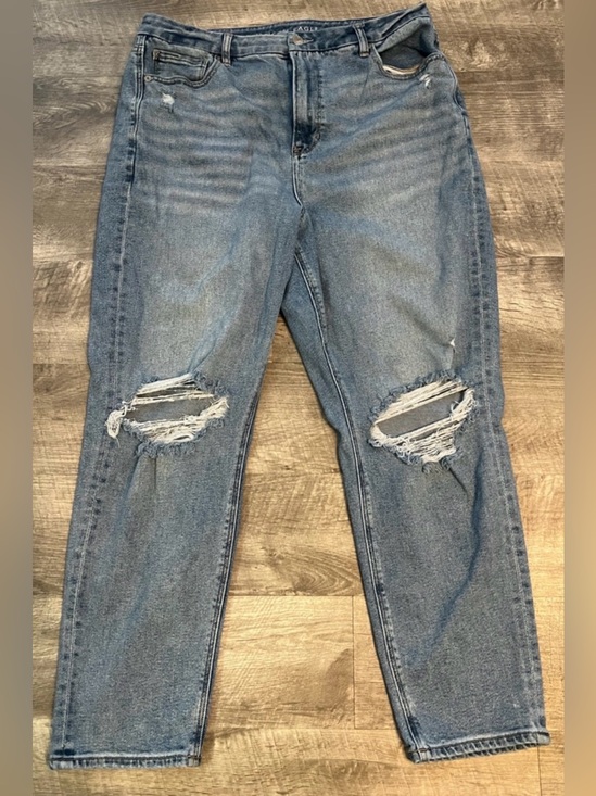 American Eagle Outfitters Denim - American Eagle Distressed Mom Jeans Women’s Size 16 Stretch Light Wash High Rise
